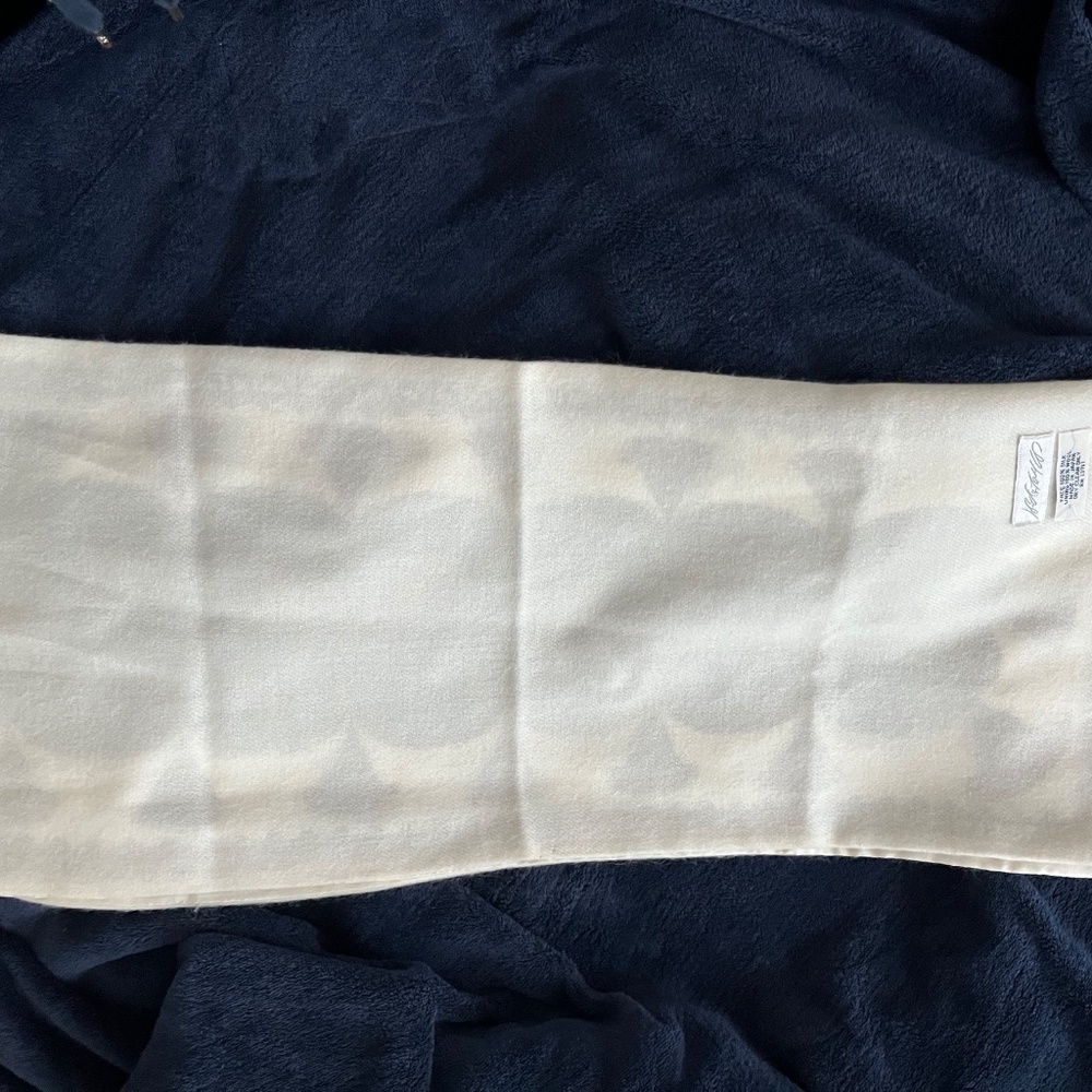 Scarf - Picture 5 of 9